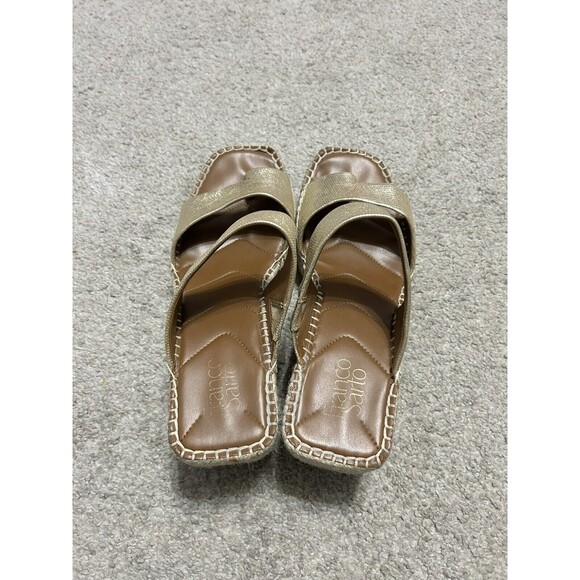 Franco Sarto Sandals Womens 10 M Clave Espadrille Wedge Slip On Gold Leather - Picture 3 of 8
